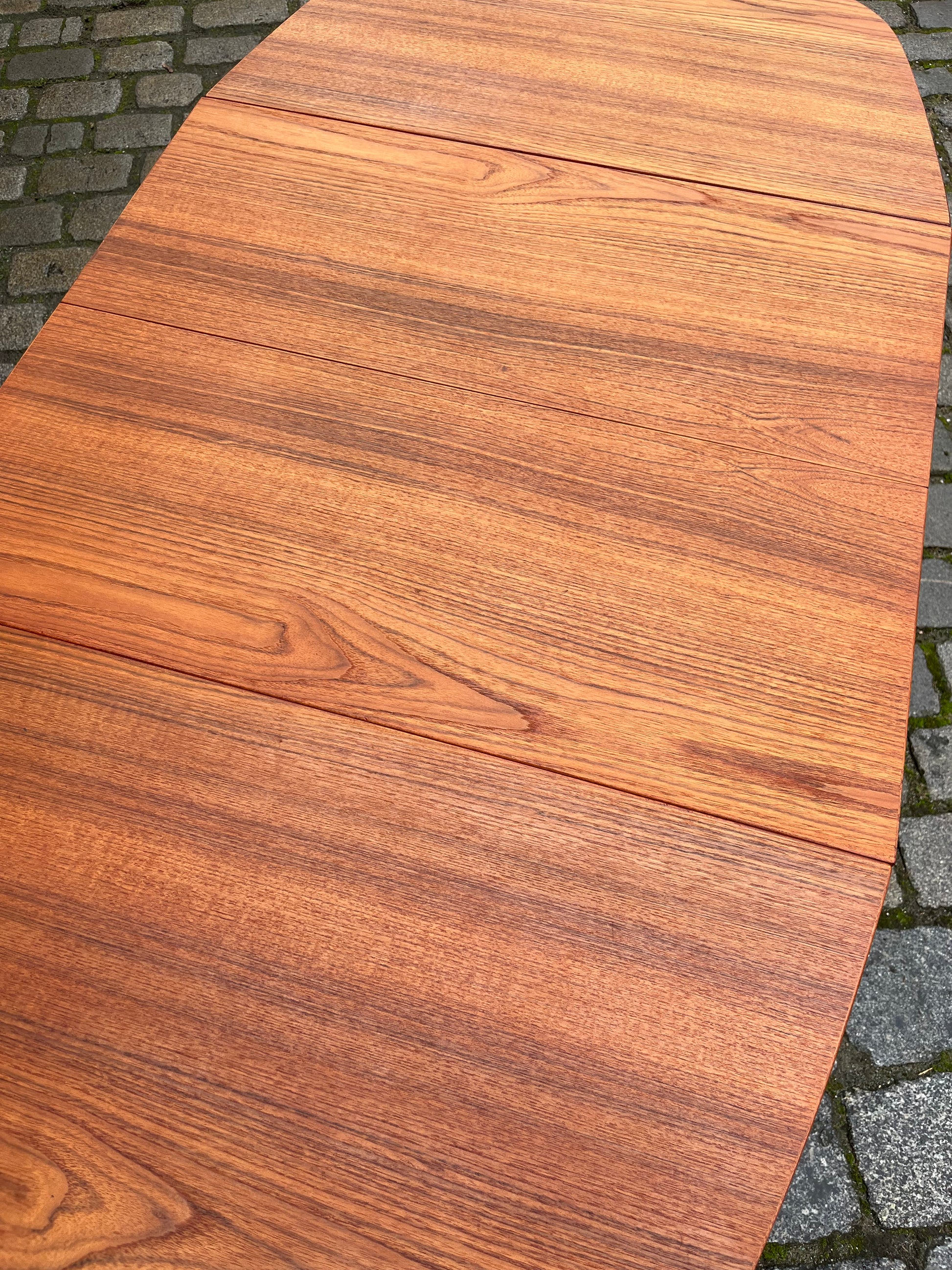 Esstisch Teak verlängerbar mit eingehängten Platten