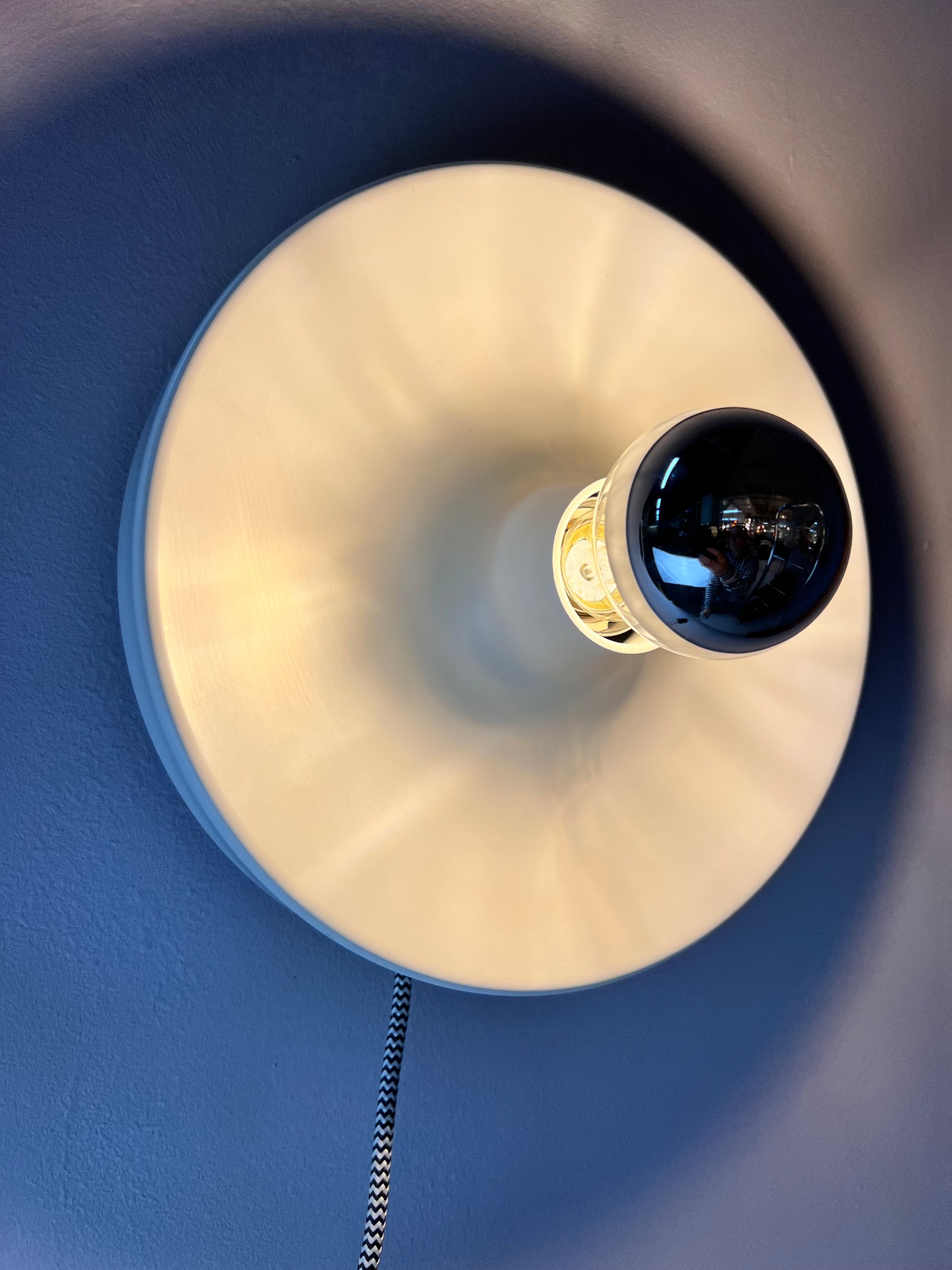 Wandlampe Diskus 25 cm weiß von Charlotte Perriand für Honsel