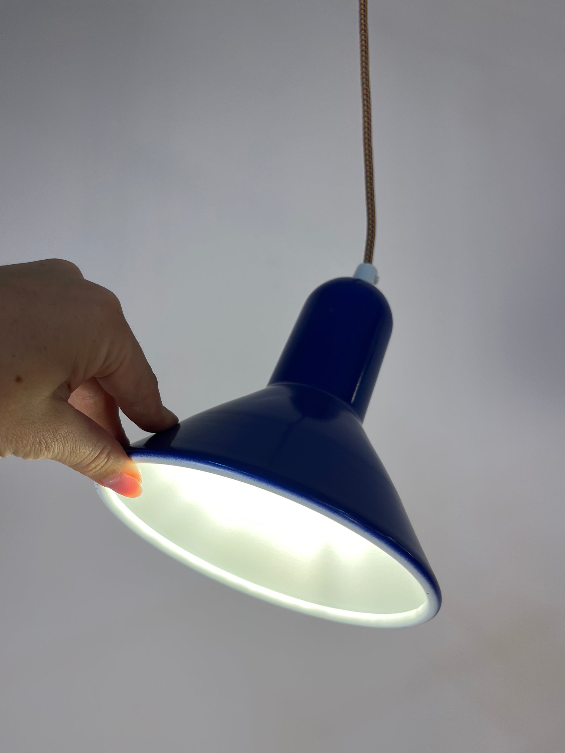 Trichterlampe Typ 4995 königsblau von Lyfa