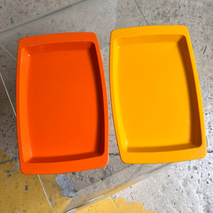 Set: 2x Tabletts orange gelb aus Hong Kong 70er
