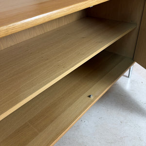Schrank Eiche mit neuen Chromfüßen von WK Möbel