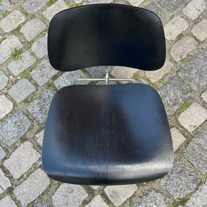 Sessel LCM schwarz Plywood von Ray & Charles Eames