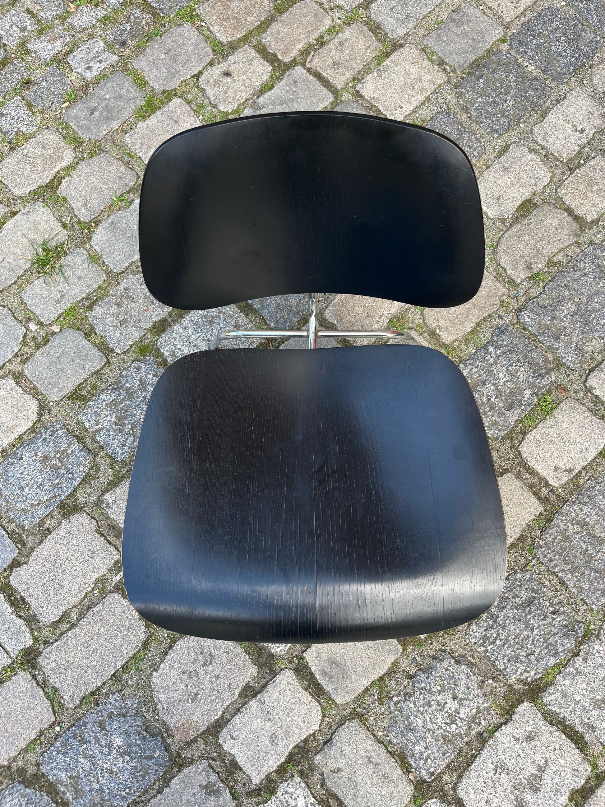 Sessel LCM schwarz Plywood von Ray & Charles Eames