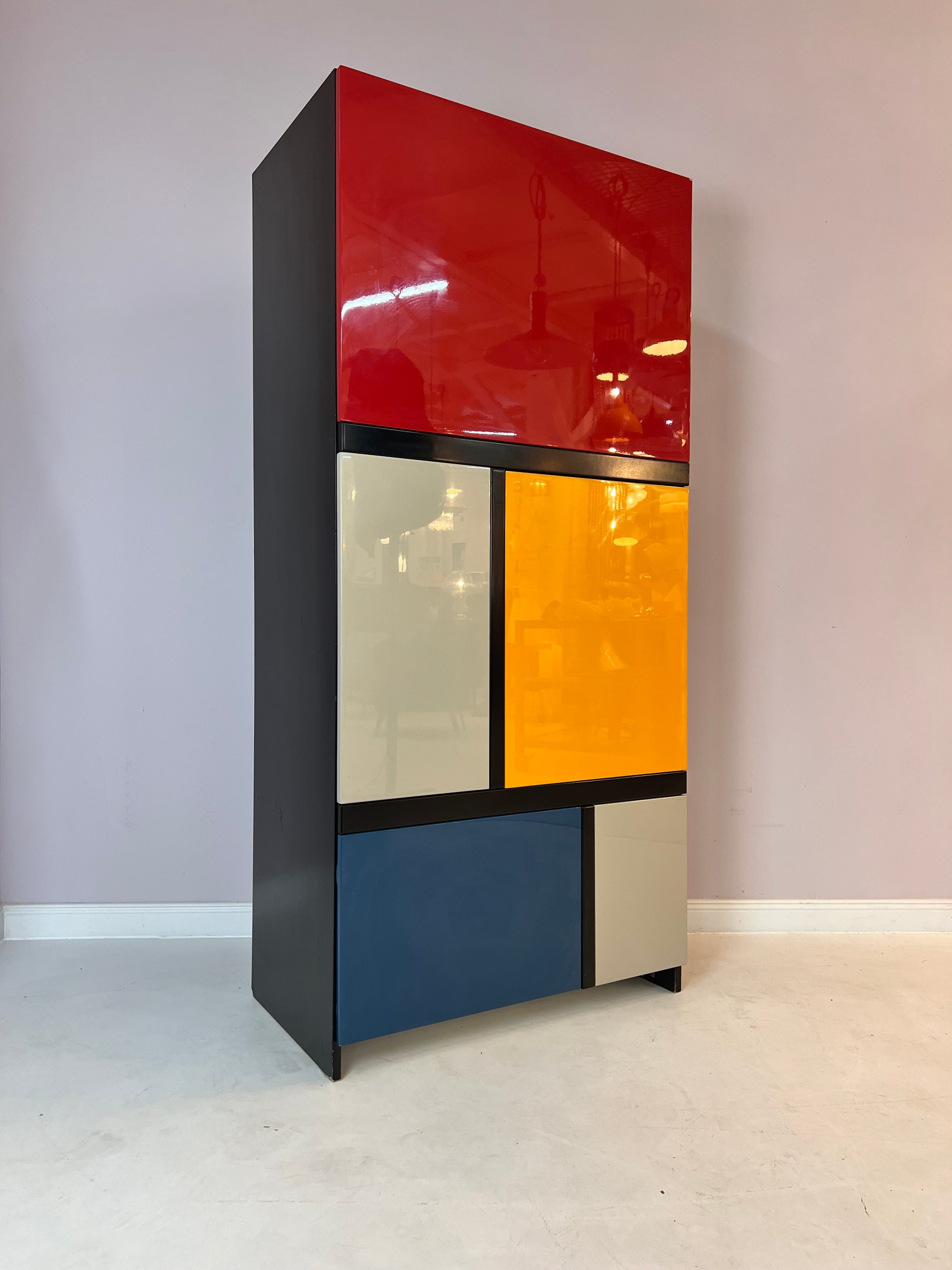 Arbeitsschrank 'Mondrian' von Koni Ochsner