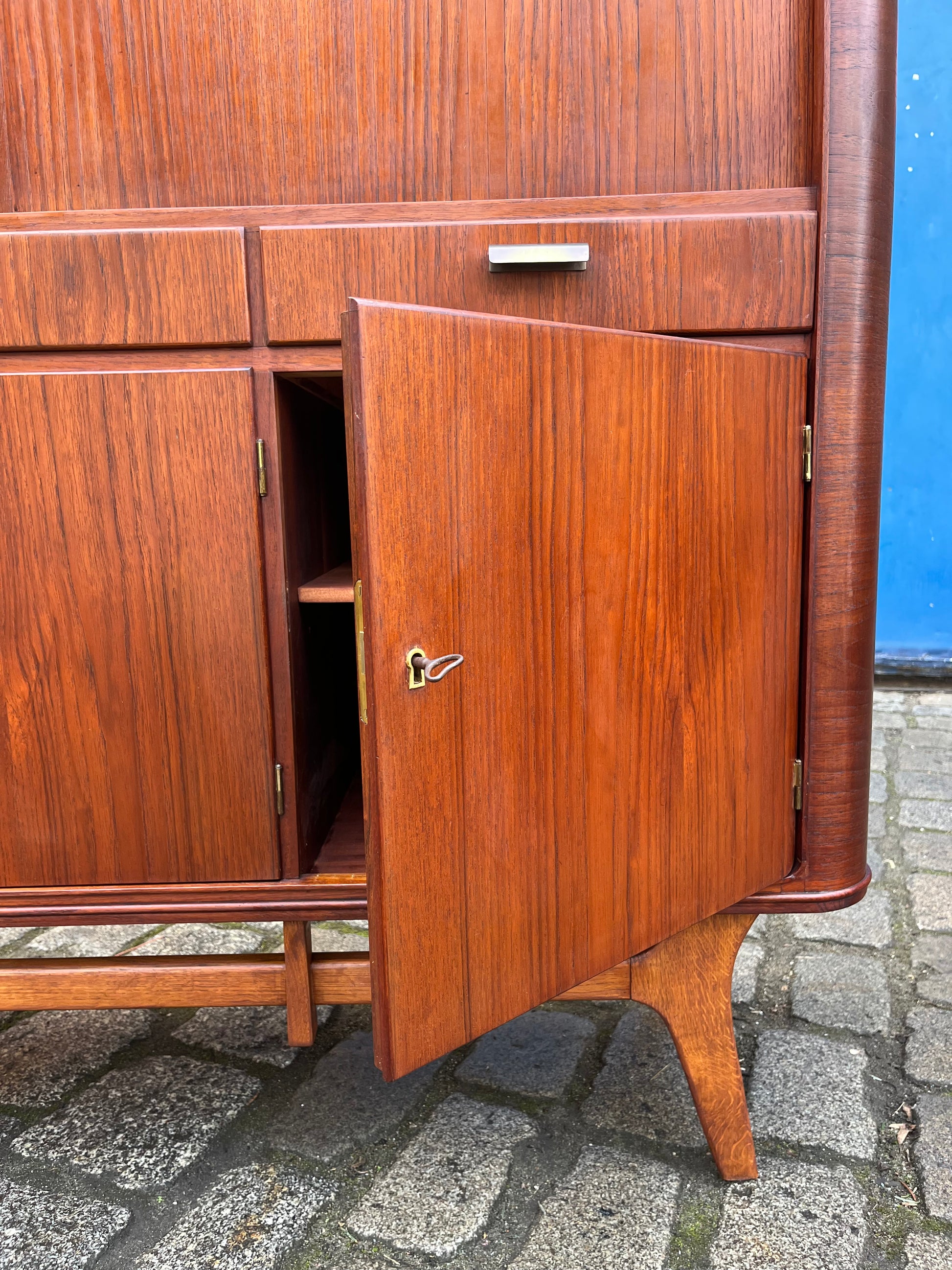 Highboard Teak mit Jalousietüren aus Dänemark