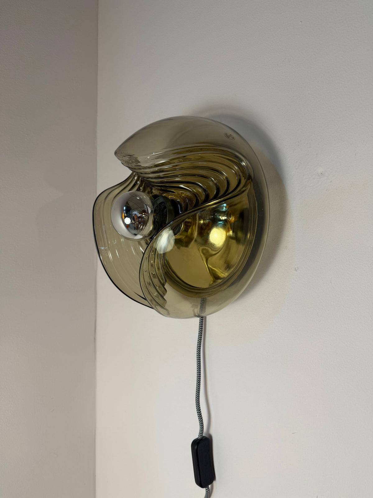 Kleine Wandlampe Futura Rauchglas Messing von Koch & Lowy für Peill & Putzler