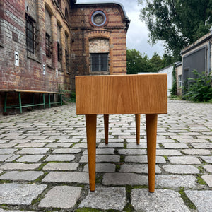 Lowboard Eiche mit Messinggriffen