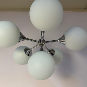 Sputnik Kronleuchter Chrom Opalglas