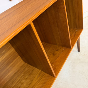 Kleines Regal Teak für Schalltplatten aus Dänemark