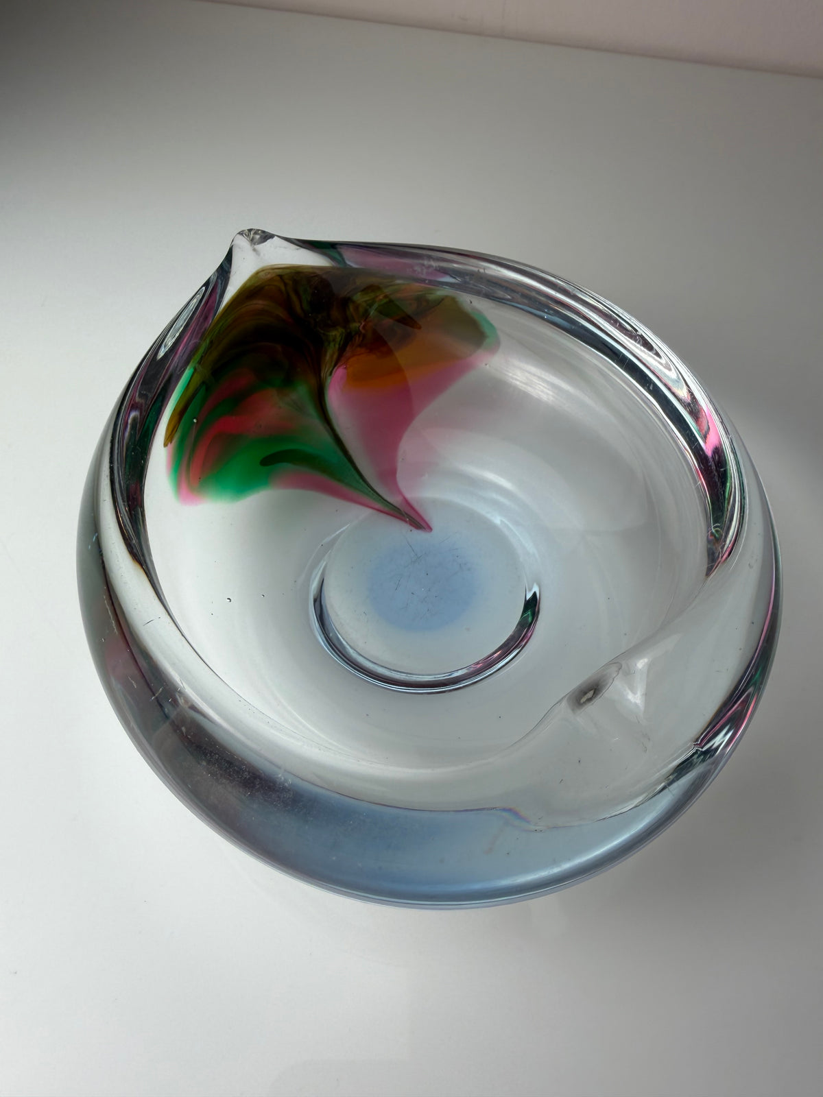 Aschenbecher rot grün Glas von Jiří Šuhájek