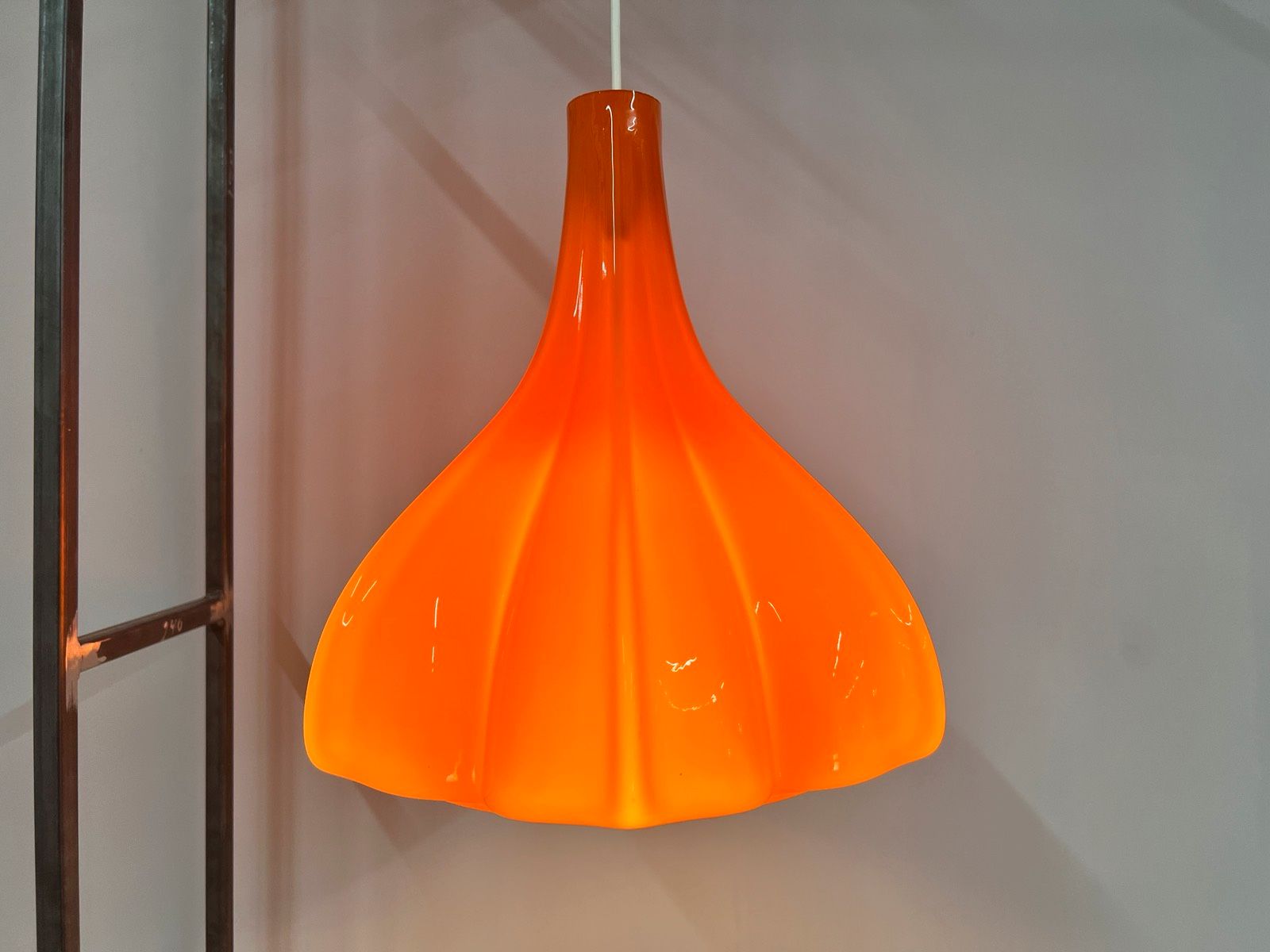 Blumenlampe orange Glas von Peill & Putzler