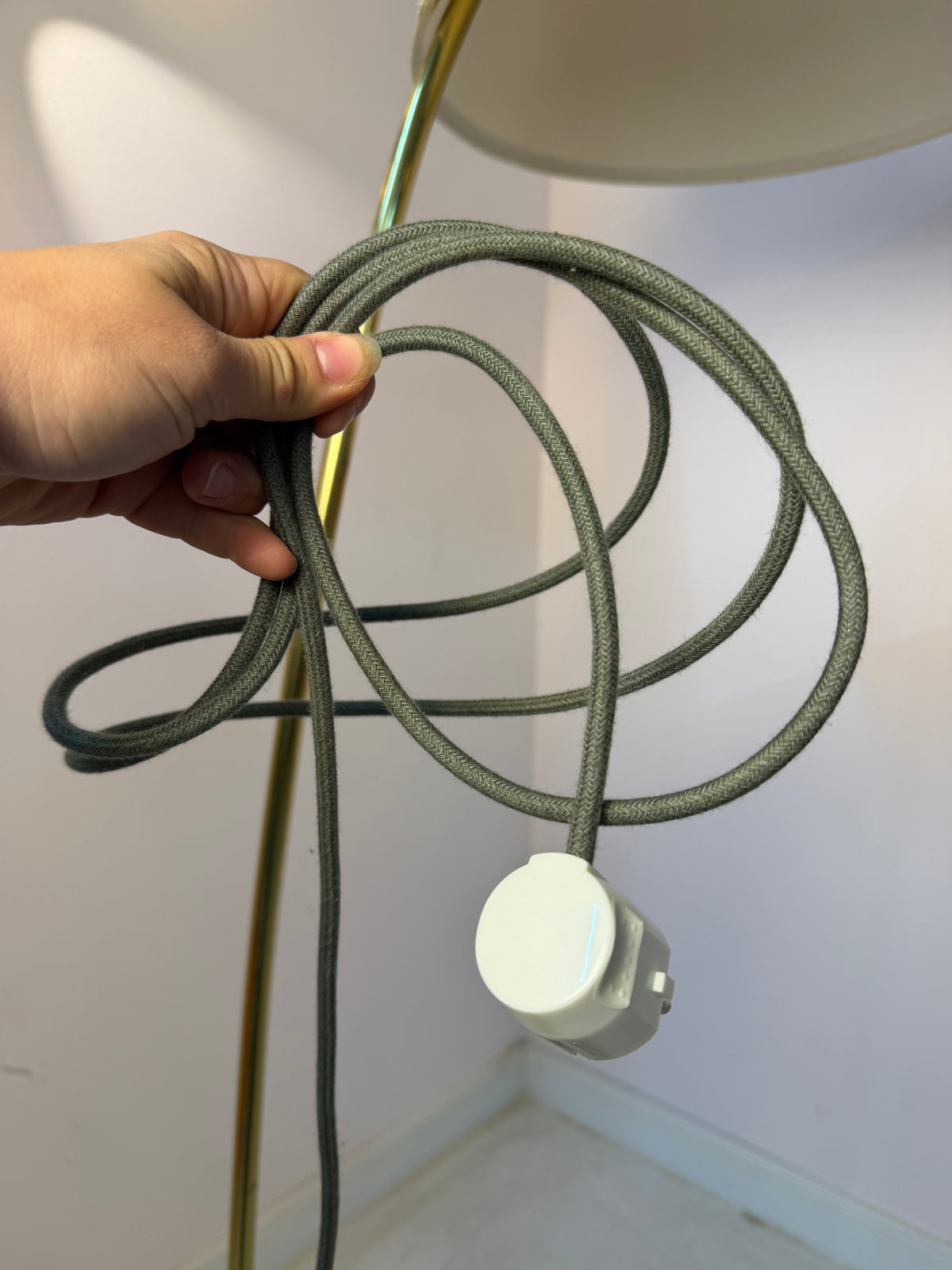 Stehlampe mit Marmorfuß & original Schirm von Rupert Nikoll