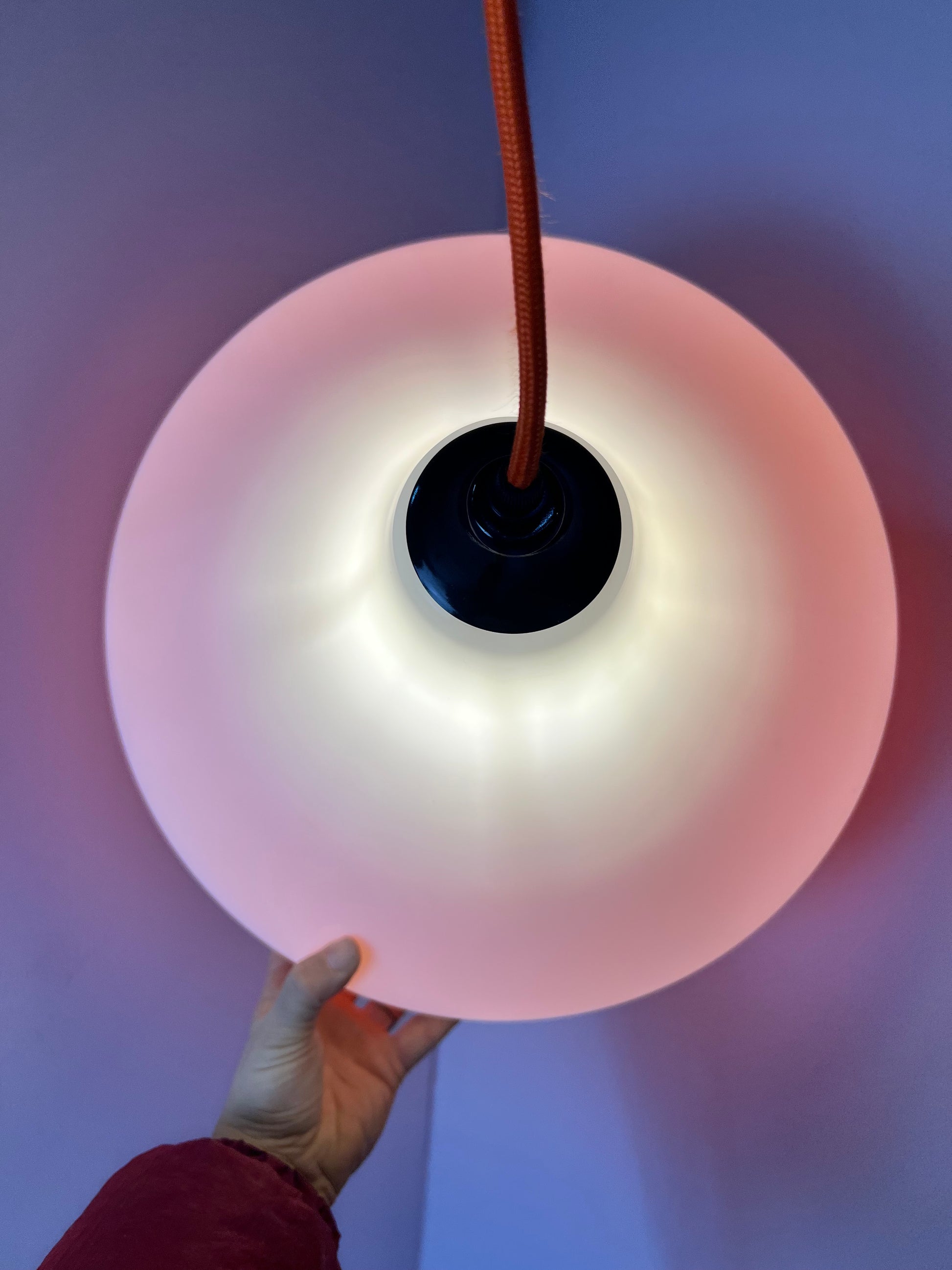 Hängelampe weiß orange Kunststoff aus Dänemark