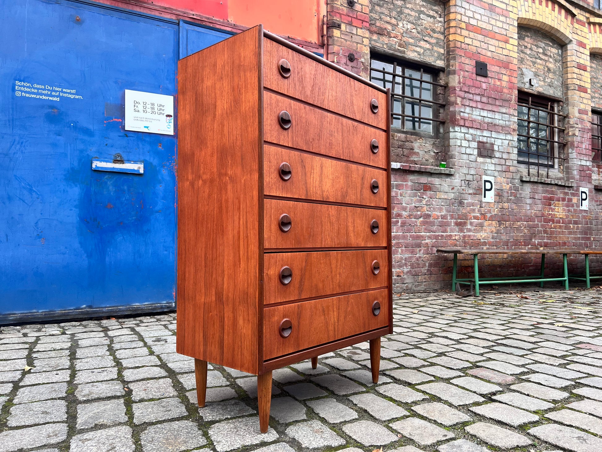 Kommode Teak mit runden Griffen