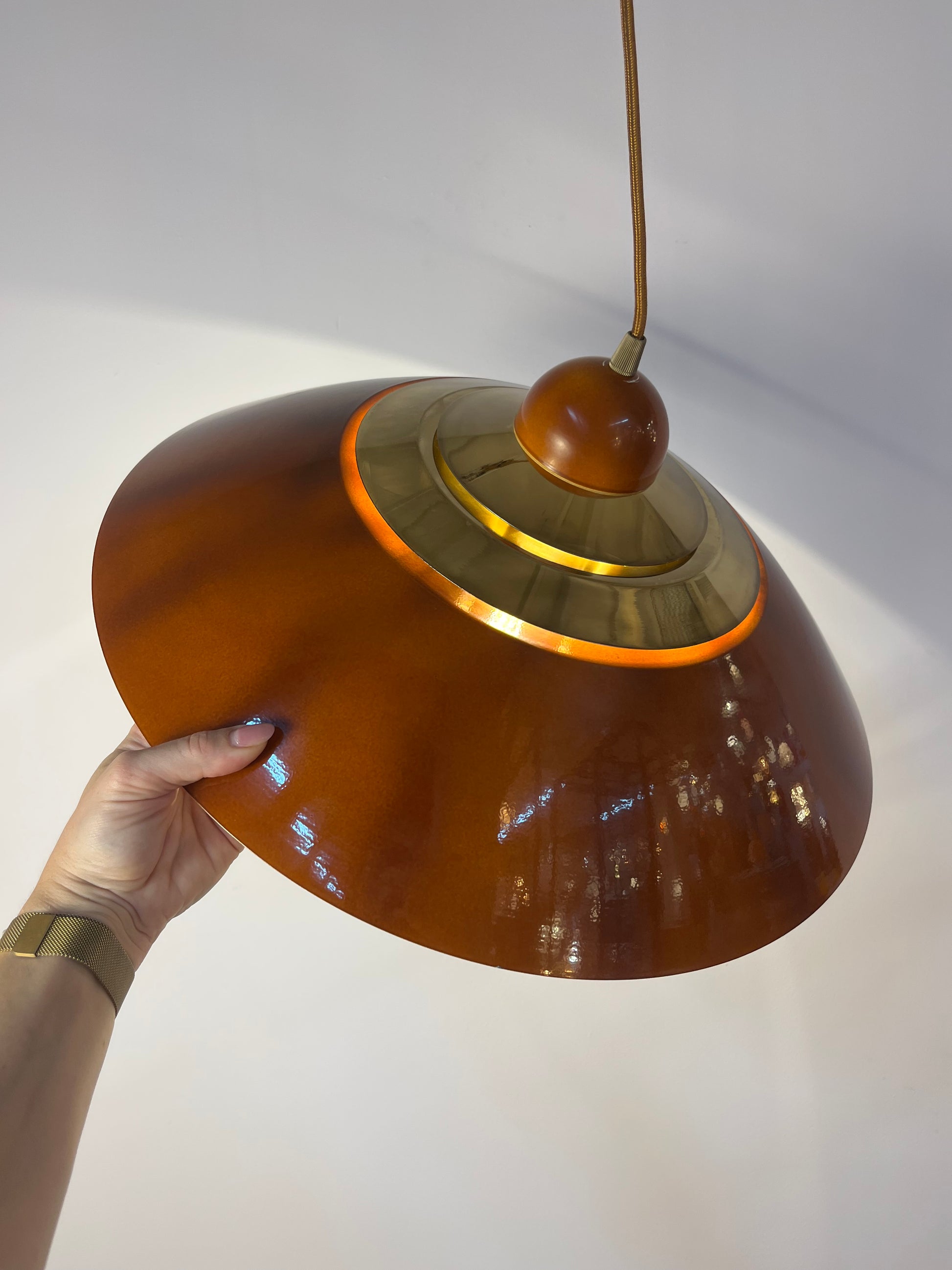 Hängelampe orange Messing aus Belgien