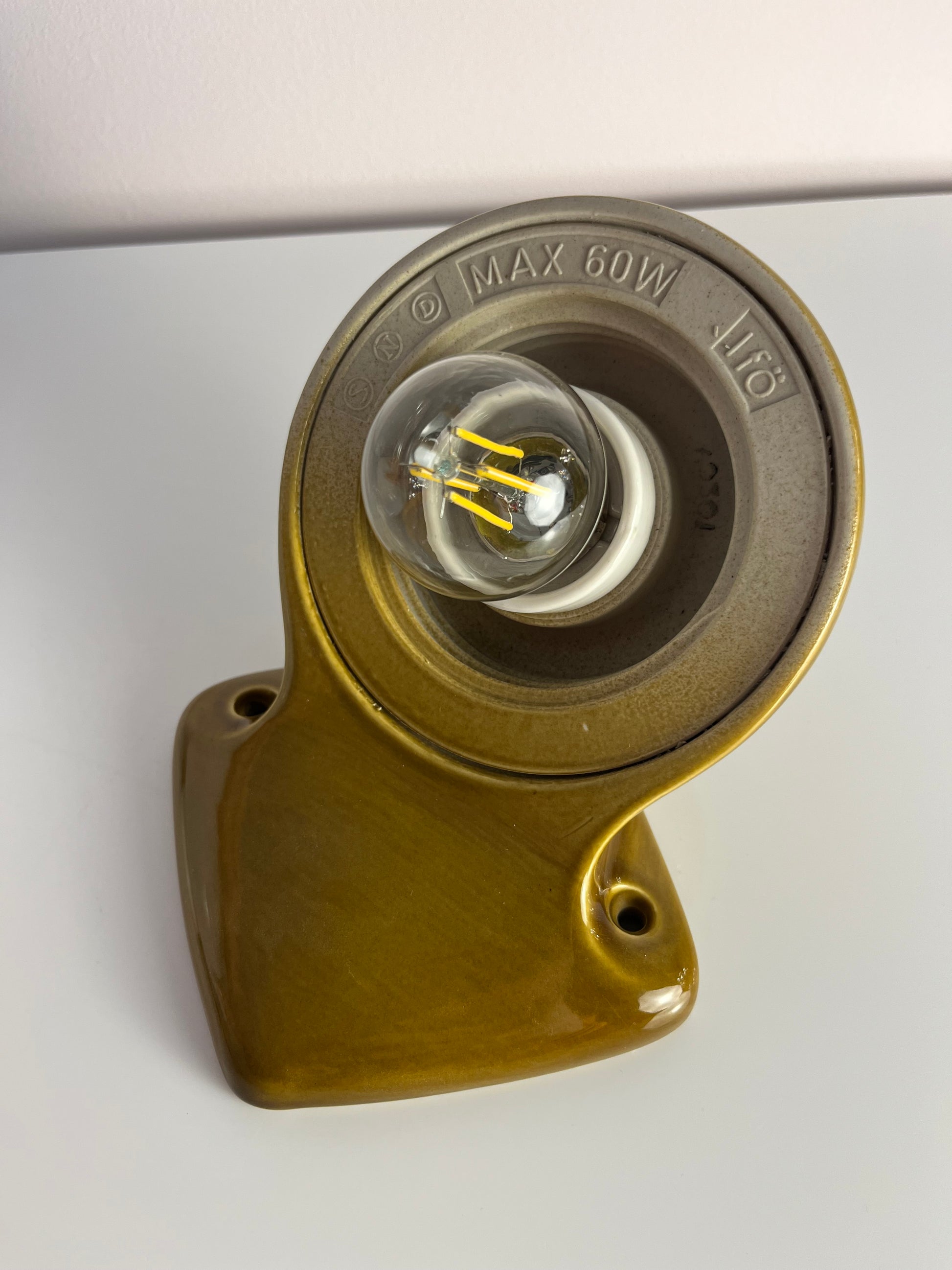 Wandlampe Modell 6030 oliv von Sigvard Bernadotte für Ifö