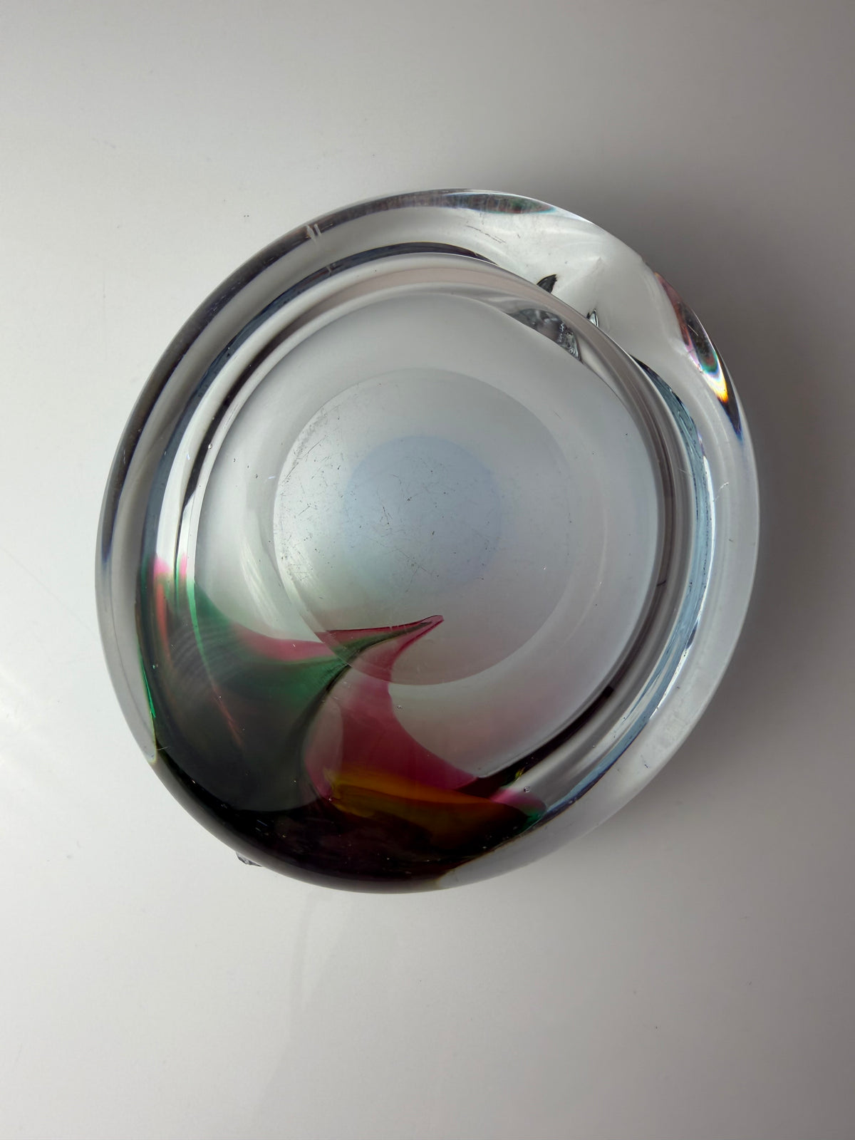 Aschenbecher rot grün Glas von Jiří Šuhájek
