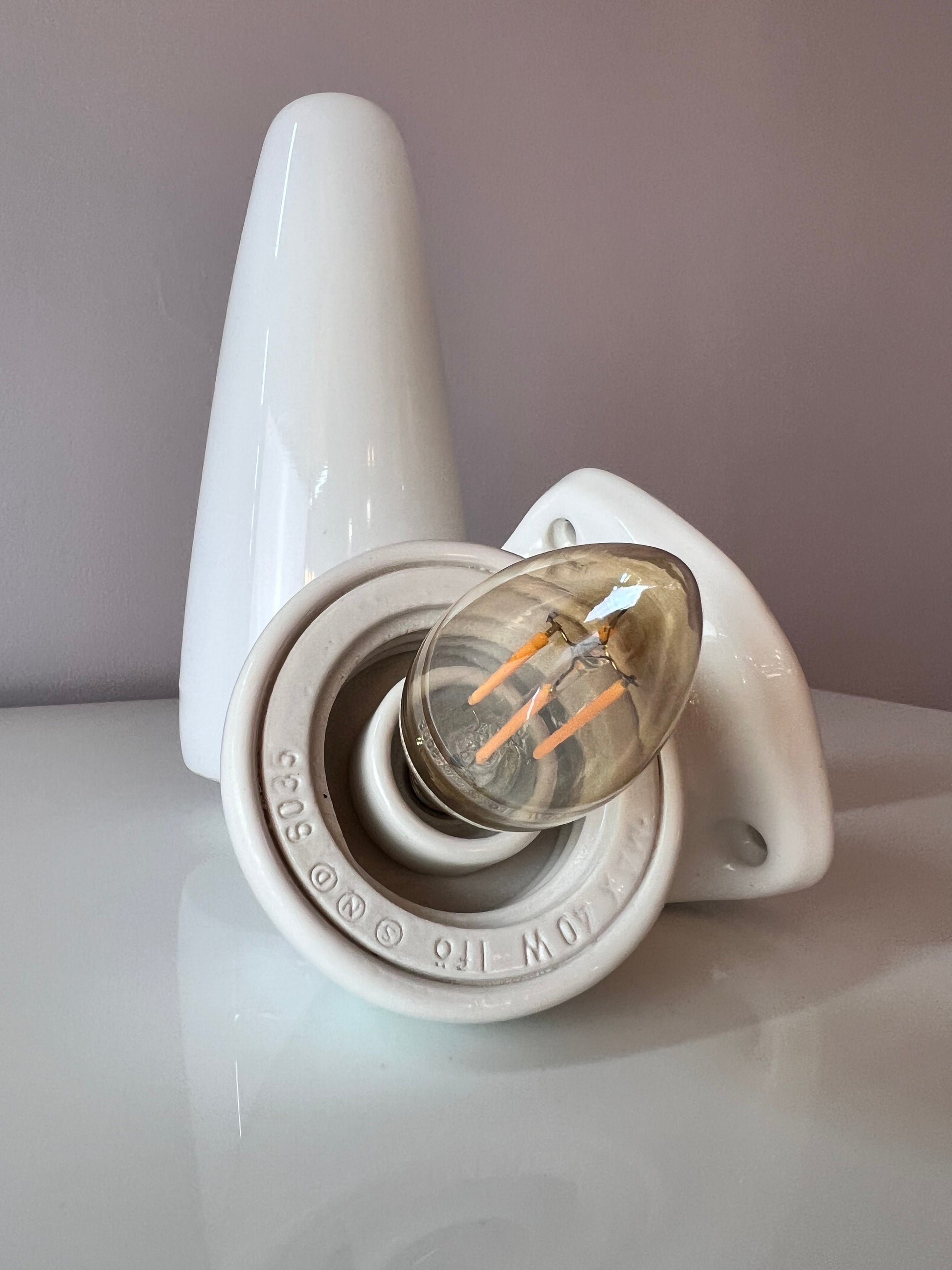 Wandlampe Modell 6035 weiß von Sigvard Bernadotte für Ifö