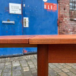 Esstisch Teak verlängerbar mit eingehängten Platten