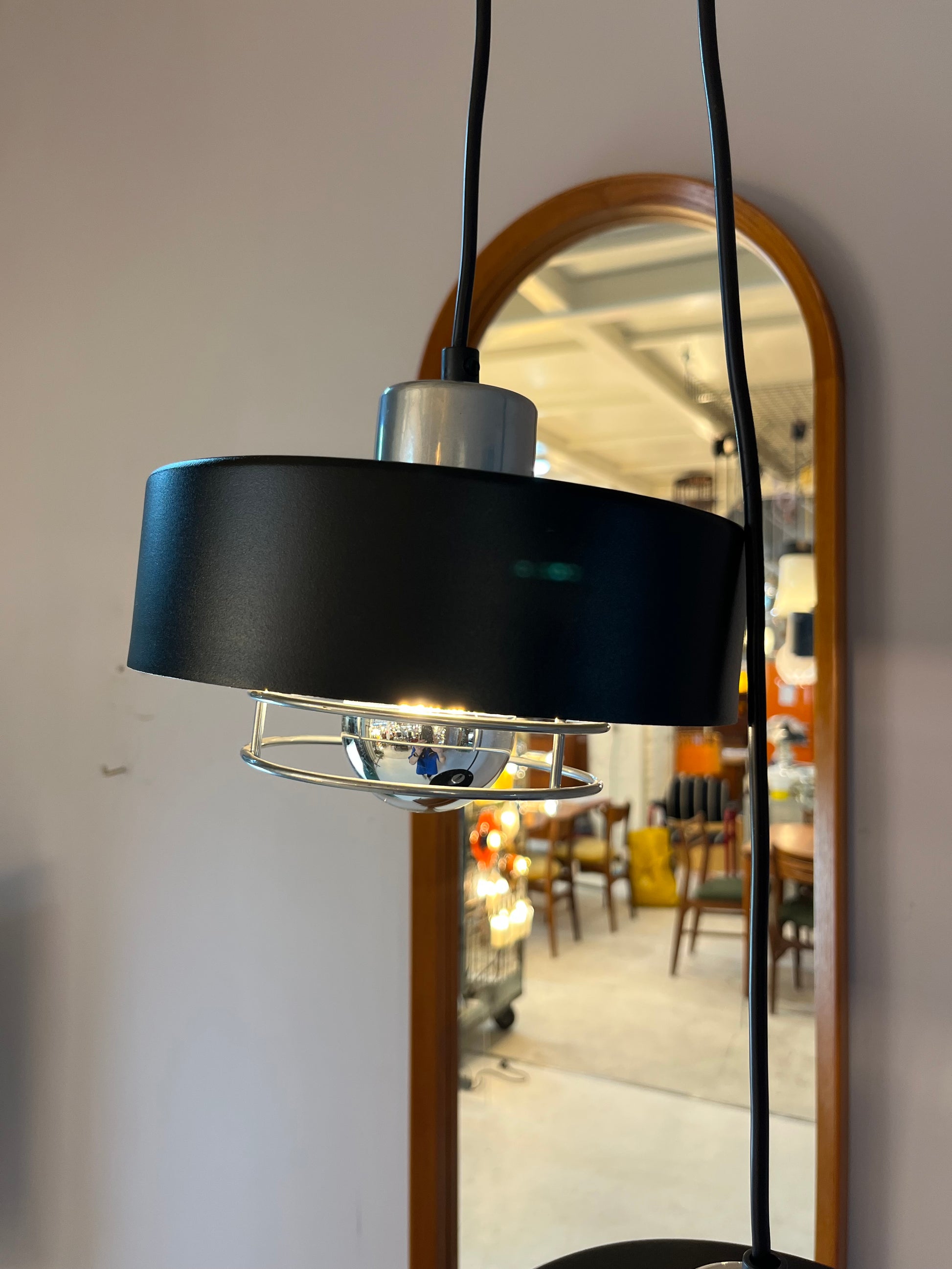 Hängelampe schwarz Chrom mit Gitter
