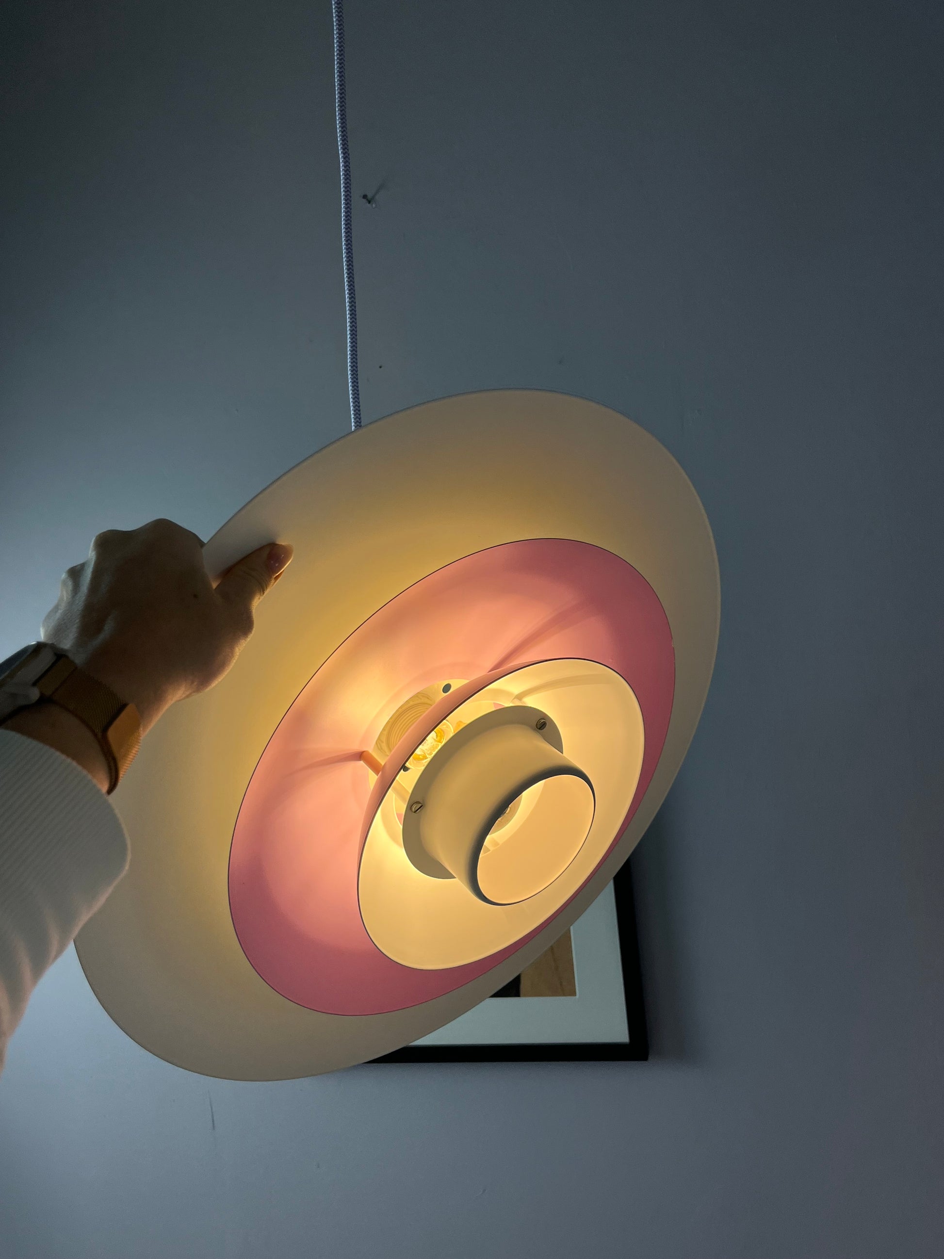 Lamellenlampe weiß lila von Formlight