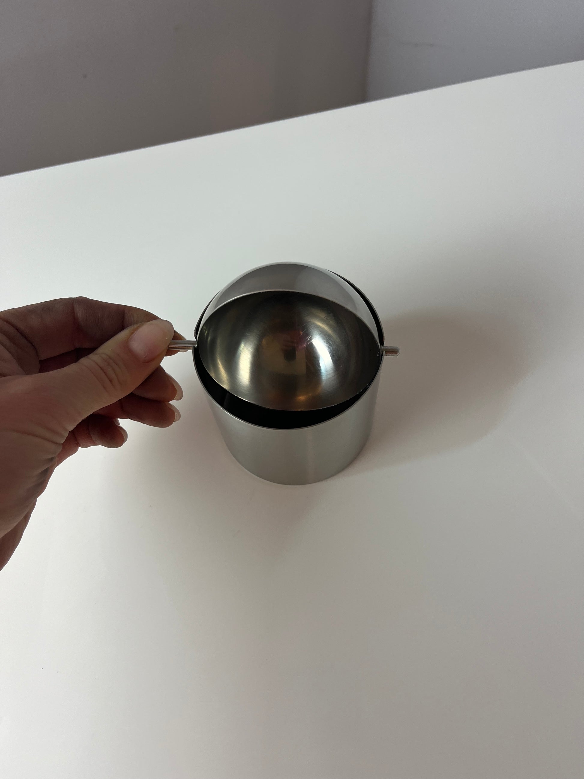 Aschenbecher Edelstahl von Arne Jacobsen für Stelton