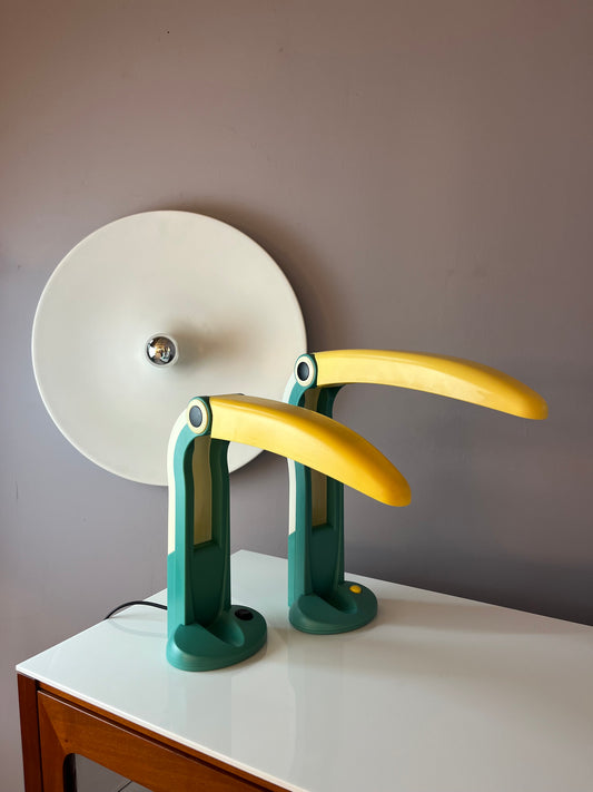 Tischlampe Toucan groß grün gelb von H.T. Huang für Huangslite