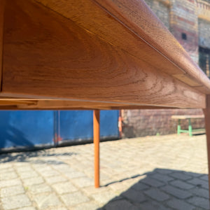 Ausziehbarer Esstisch Teak von Henning Kjærnulf