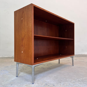 Regal Teak mit neuen Chromfüßen