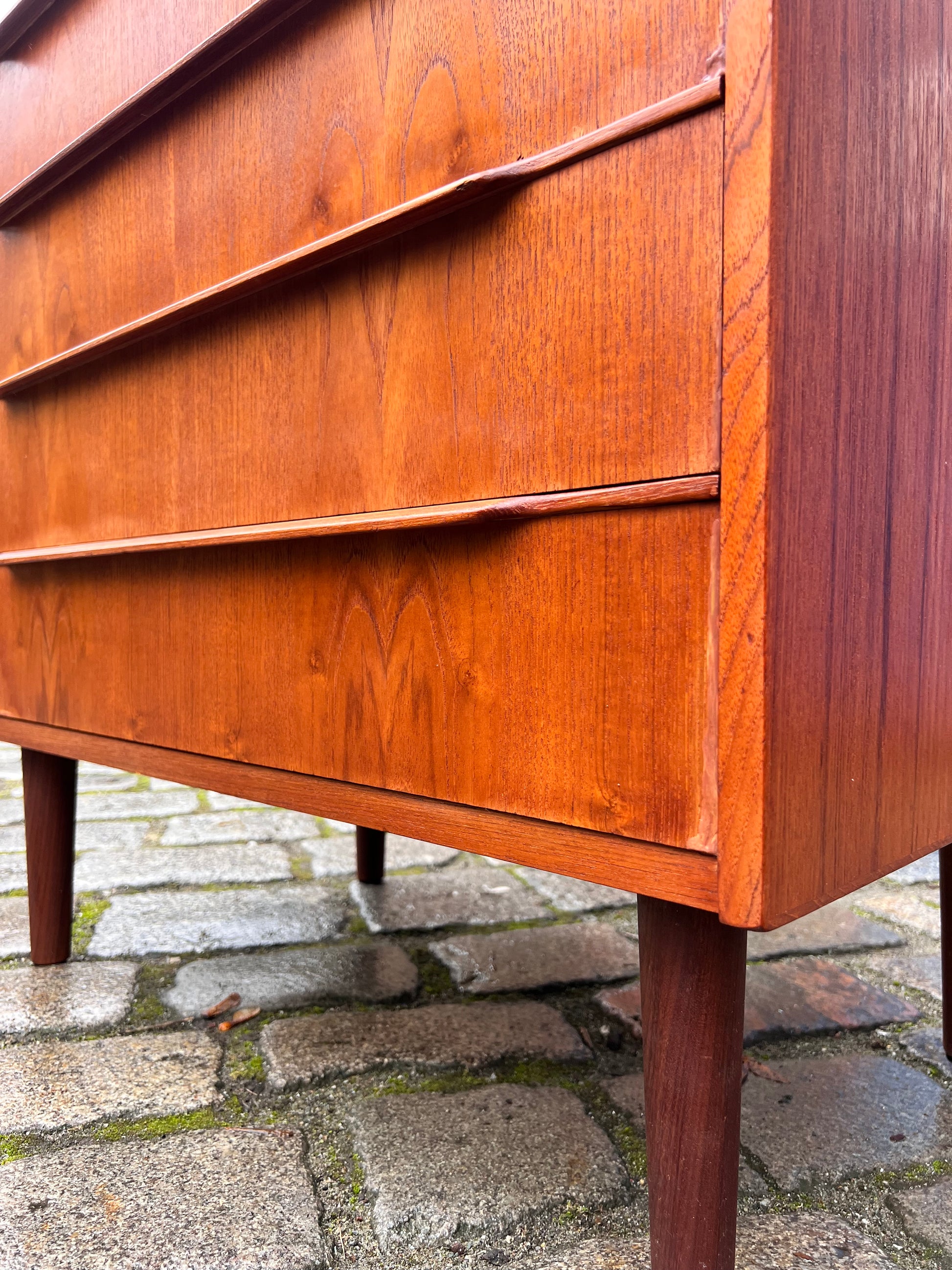 Kommode Teak mit Schloss aus Dänemark