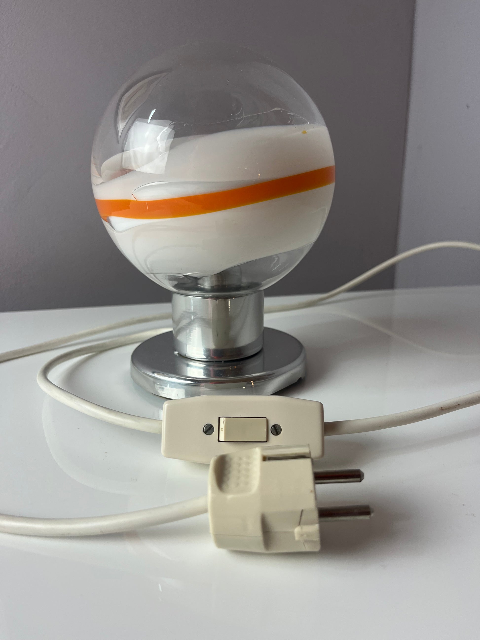 Tischlampe weiß orange Glas Chrom von Doria