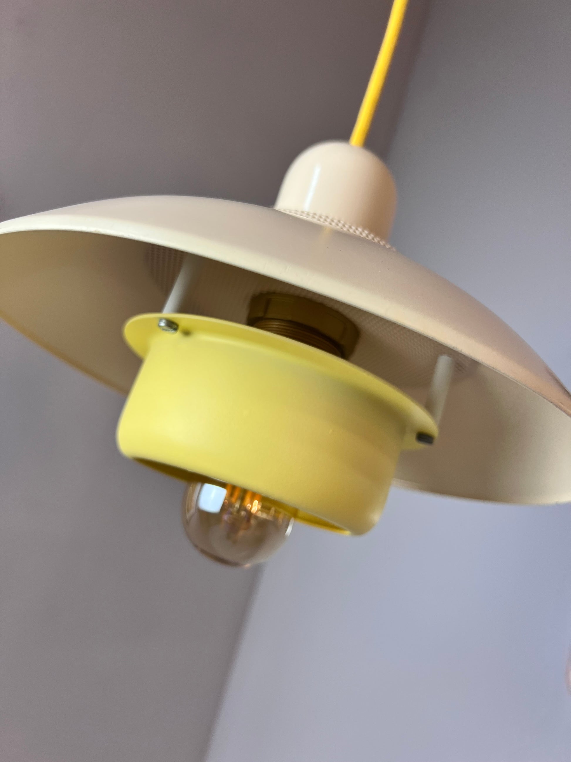 Lamellenlampe neu lackiert gelb creme