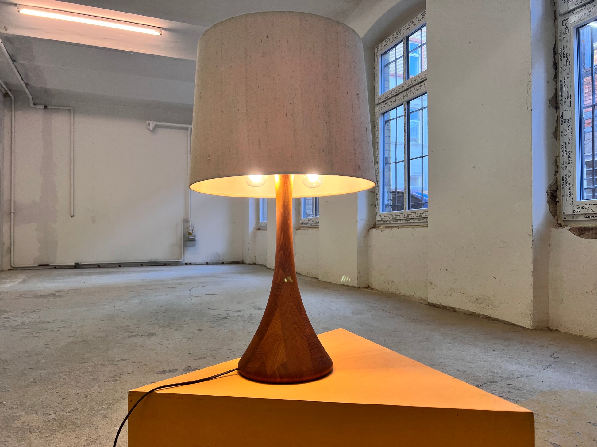 Tischlampe Teak & Rohseide von DOMUS