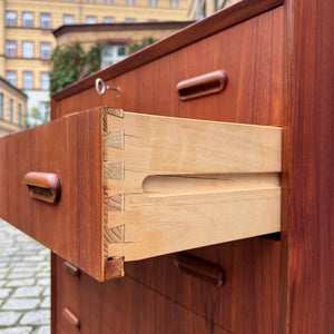 Kommode Teak mit Schloss aus Dänemark
