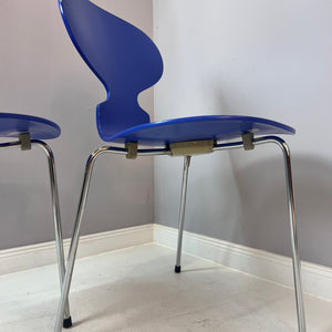 Ameise Stuhl Modell 3100 dreibeinig blau von Arne Jacobsen für Fritz Hansen