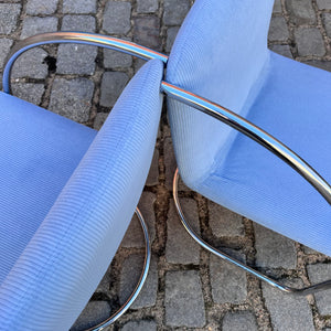 Freischwinger „Lens“ hellblau Cord & Chrom von Giovanni Offredi für Saporiti Italia