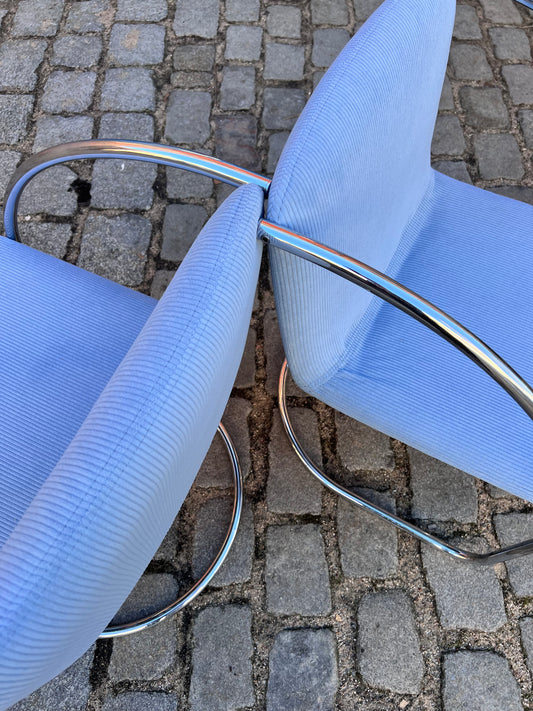 Freischwinger „Lens“ hellblau Cord & Chrom von Giovanni Offredi für Saporiti Italia