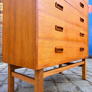 Tallboy Kommode Eiche mit Doppelgriffen von Holger Jensen für FDB Møbler