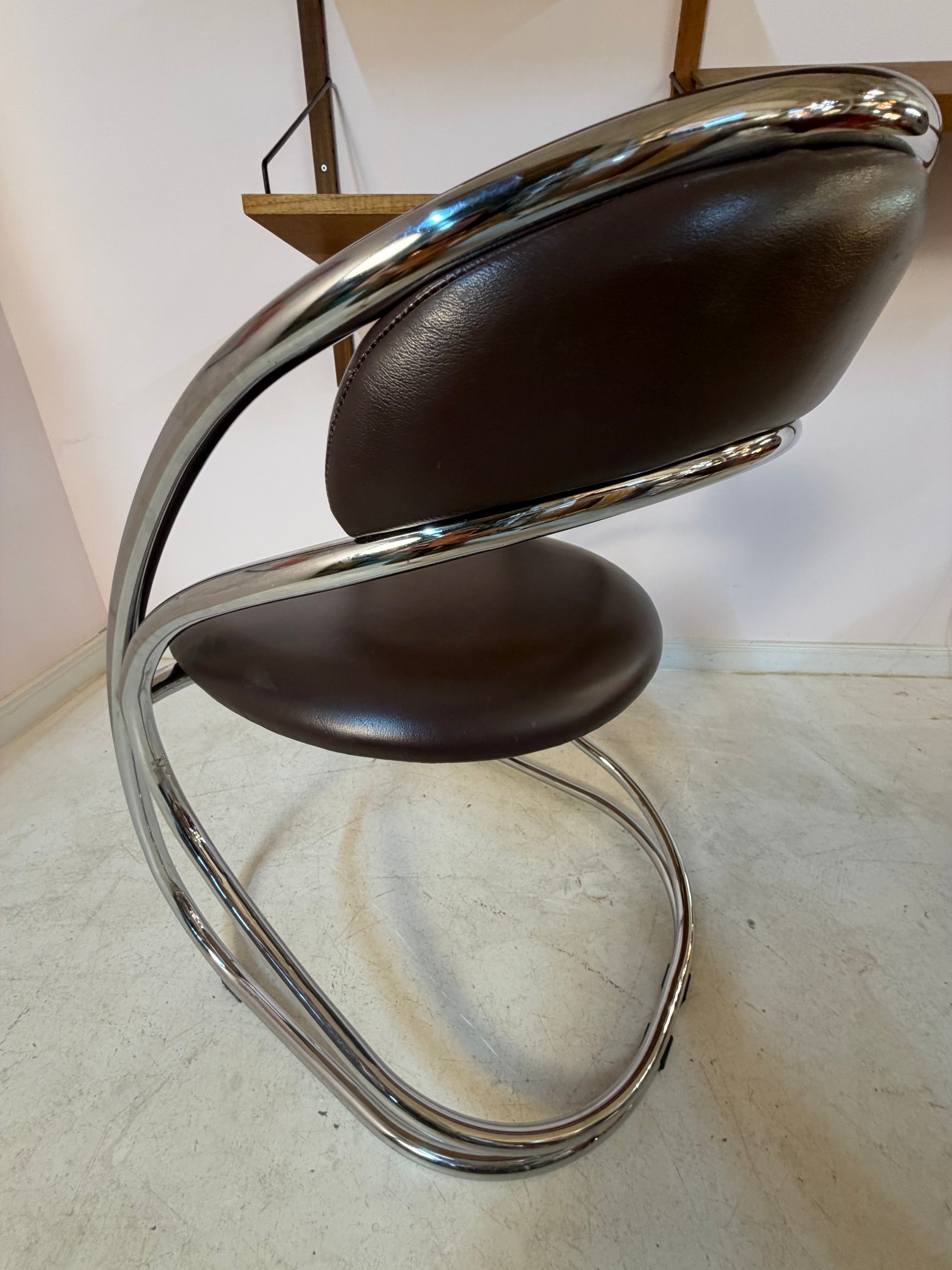 Freischwinger dunkelbraun Leder Chrom