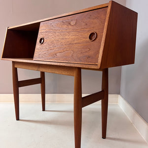 Kommode No. 31 Teak von Aksel Kjersgaard