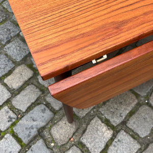 Esstisch Teak verlängerbar mit eingehängten Platten