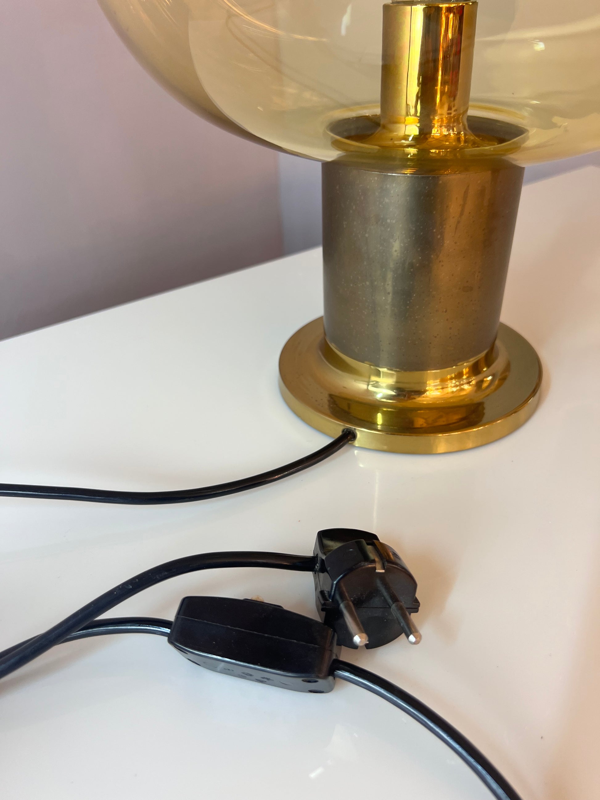 Tischlampe Messing Glas mundgeblasen