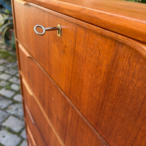 Tallboy Kommode Teak mit Schloss aus Dänemark