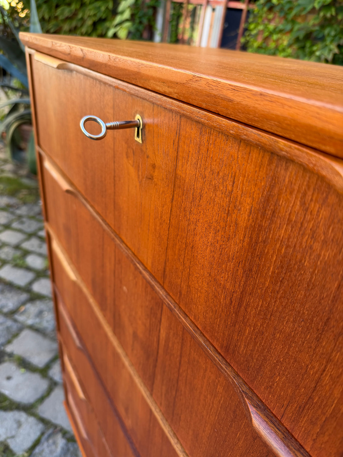 Tallboy Kommode Teak mit Schloss aus Dänemark