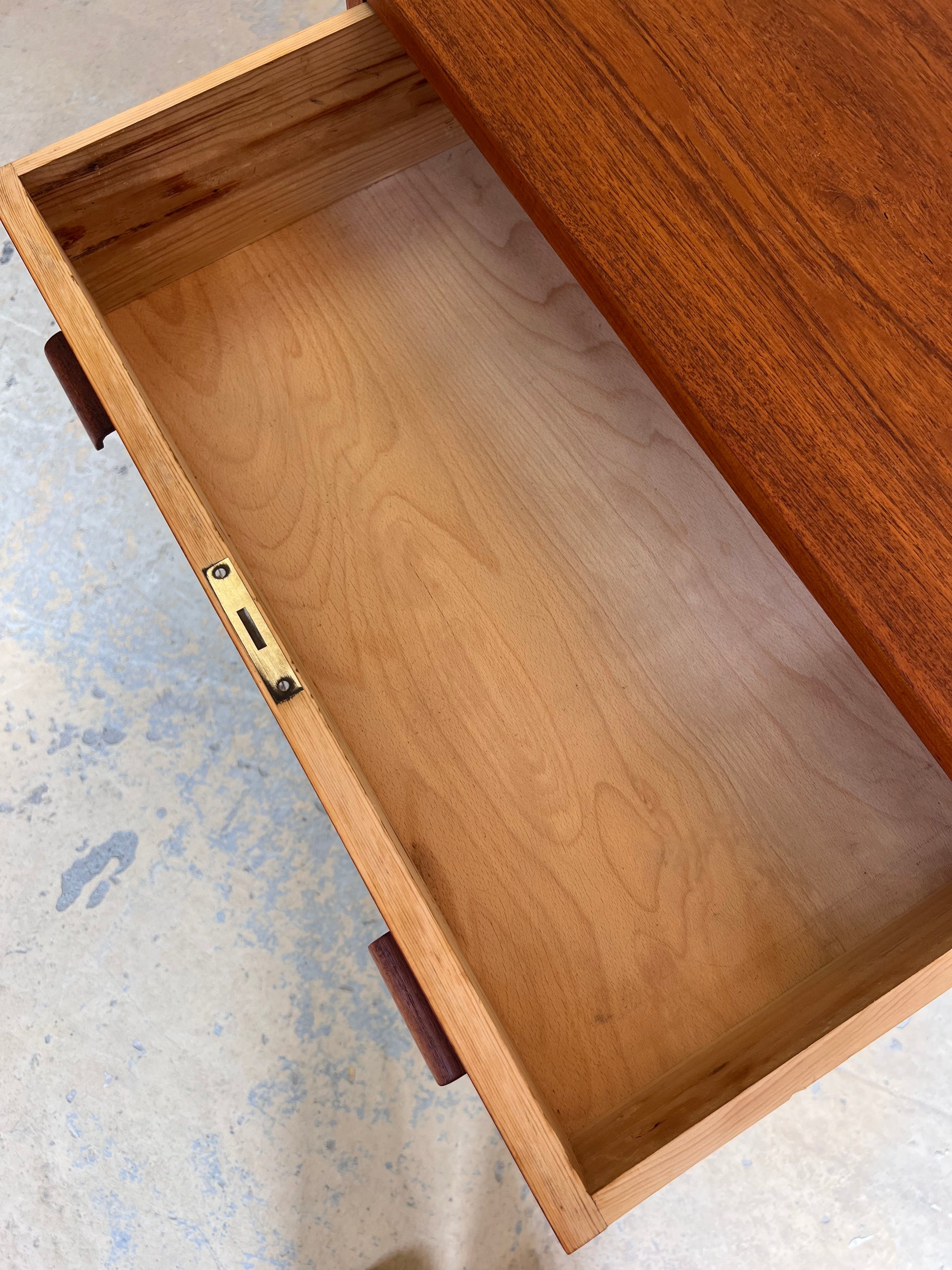 Kommode Teak mit Schloss aus Dänemark