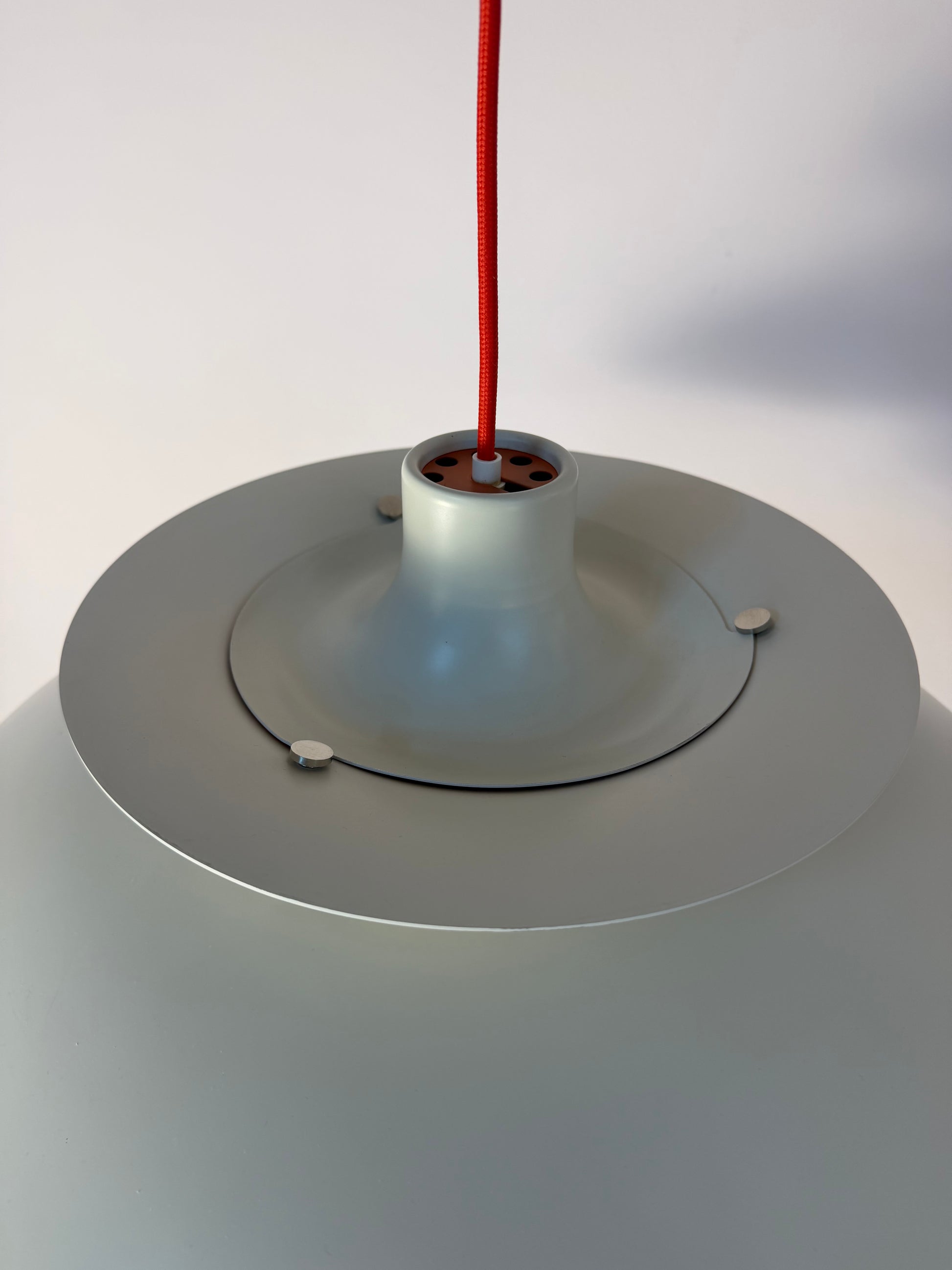 Lamellenlampe PH5 weiß von Poul Henningsen für Louis Poulsen