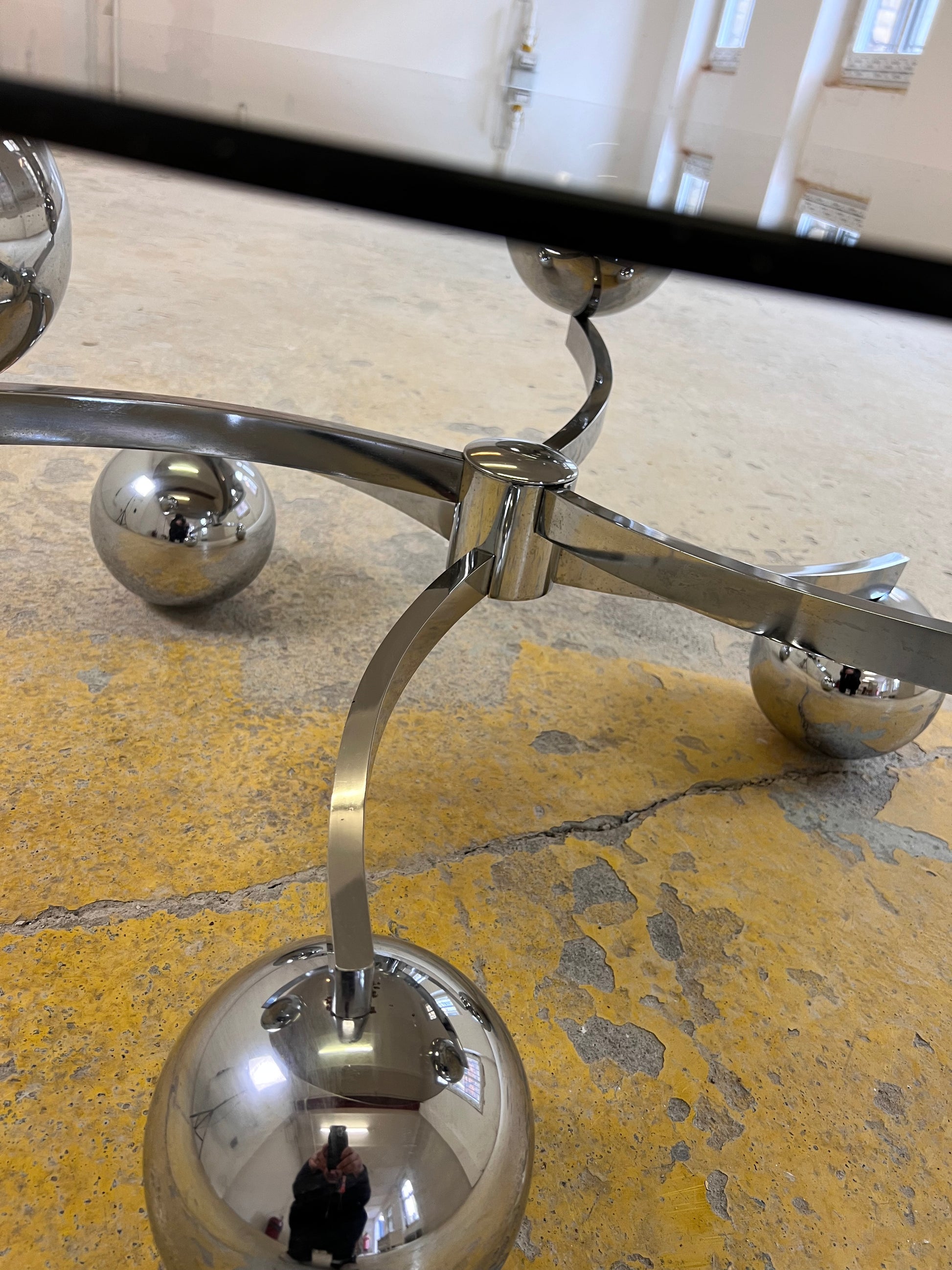 Couchtisch „Atomic“ Glas & Chrom