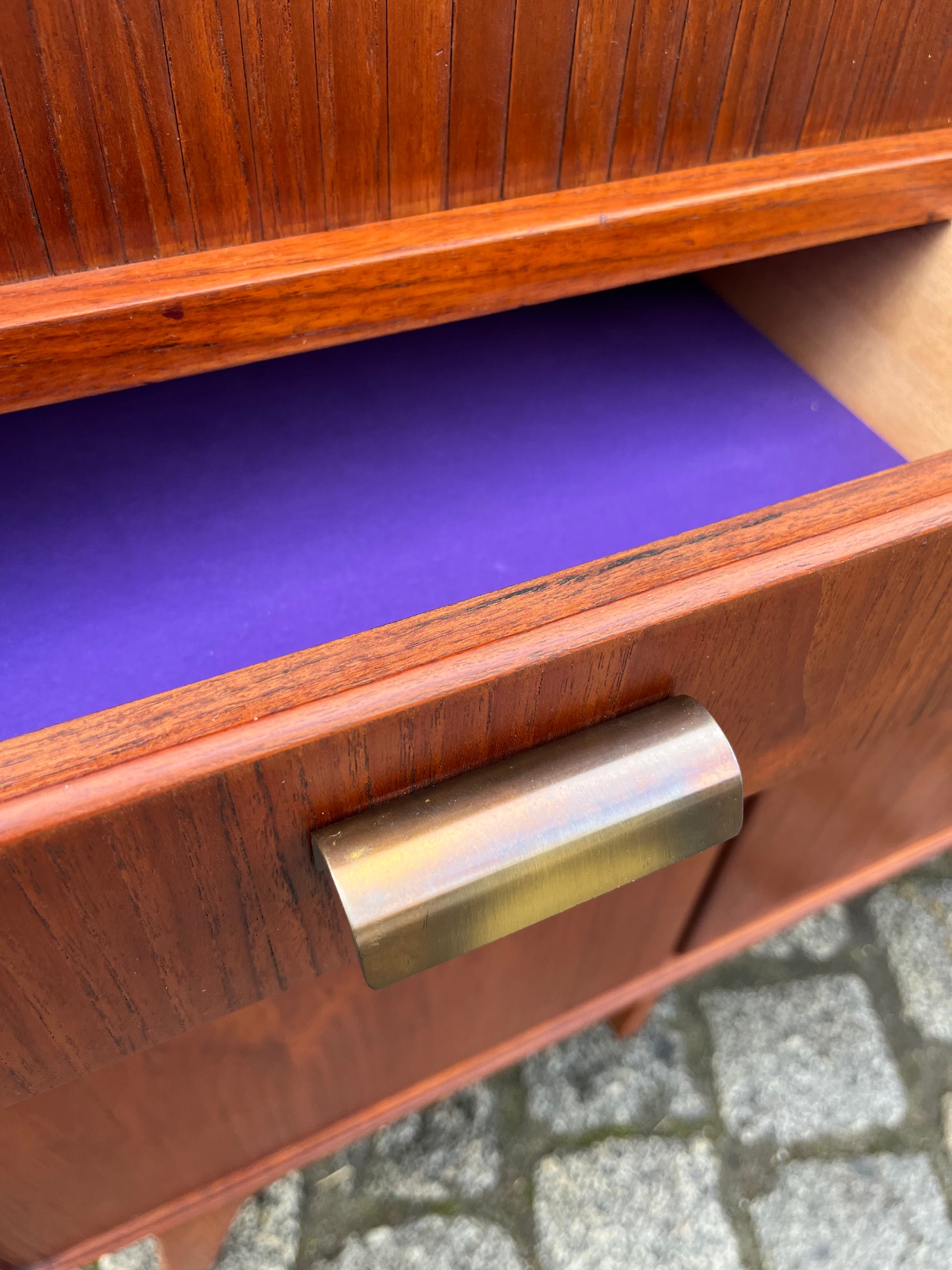 Highboard Teak mit Jalousietüren aus Dänemark