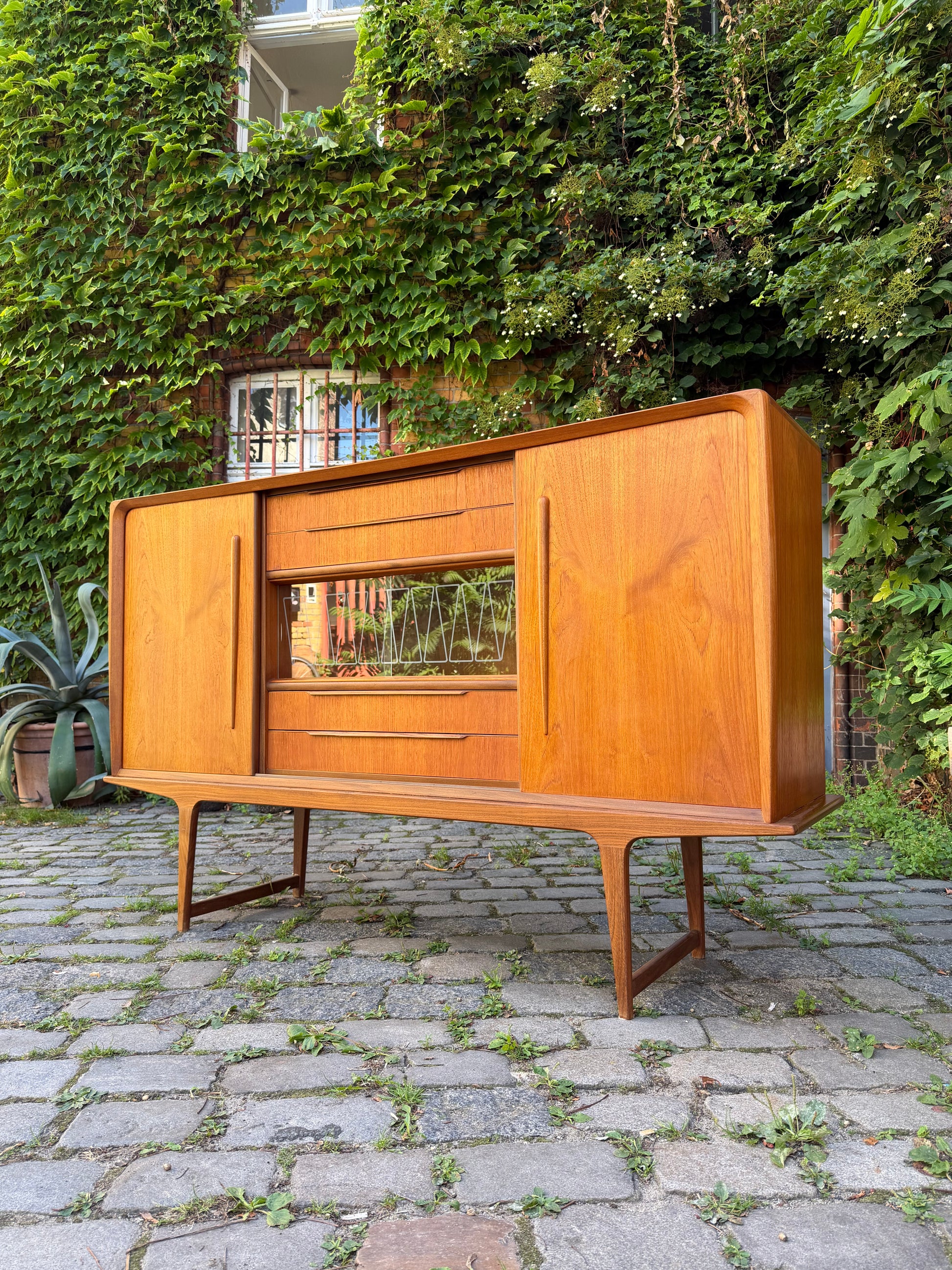 Highboard Teak mit Vitrine & Minibar aus Dänemark