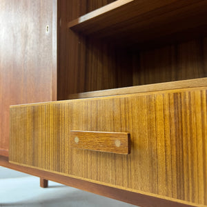 Schrank mit innenliegenden Schubladen Teak aus Dänemark